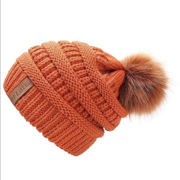 QueenFur | Accessories | 5 Rated Slouchy Pompom Beanie  display picture 1